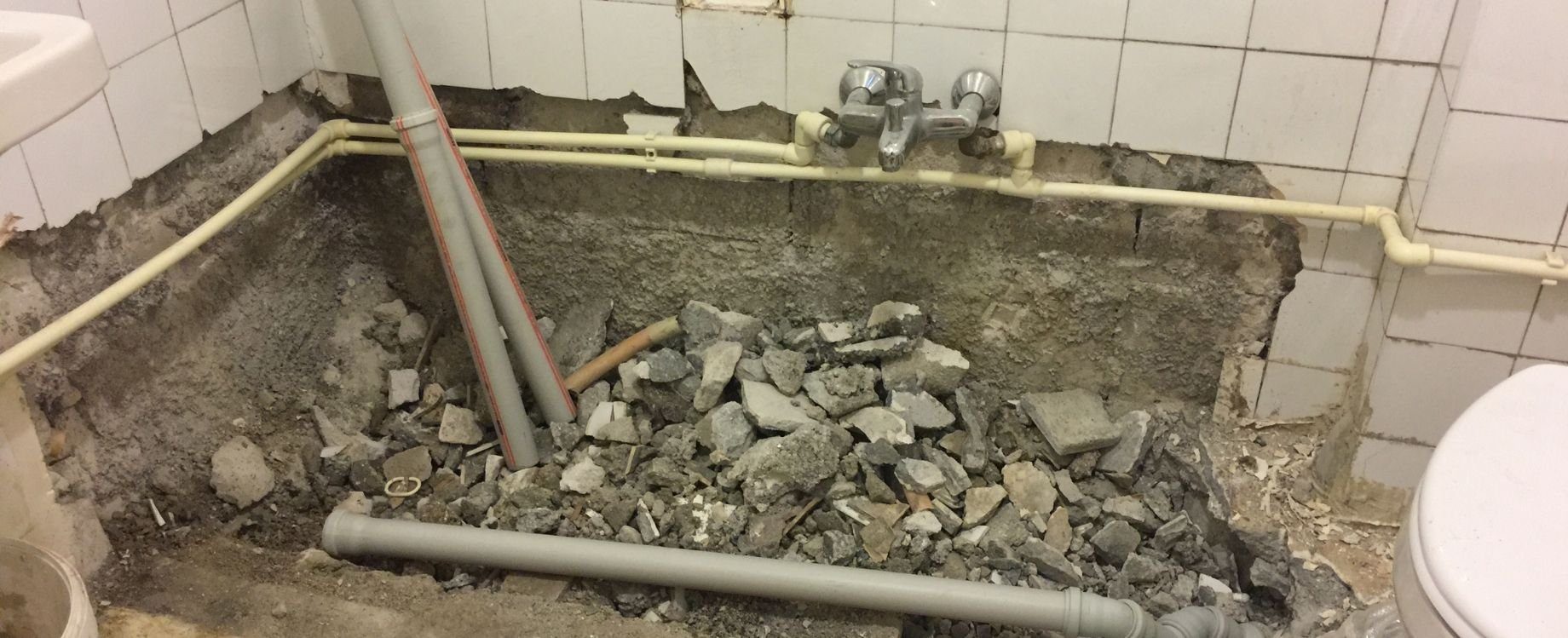 bathroom fitter near me W11 2LN